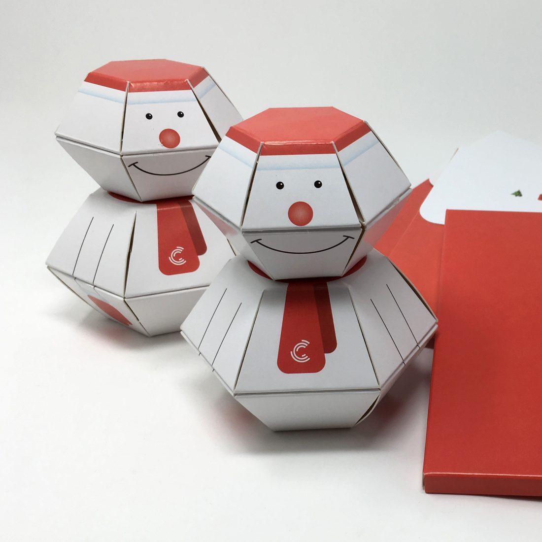 Il pupazzo pop up e un biglietto di auguri esplosivo per Curve Studio