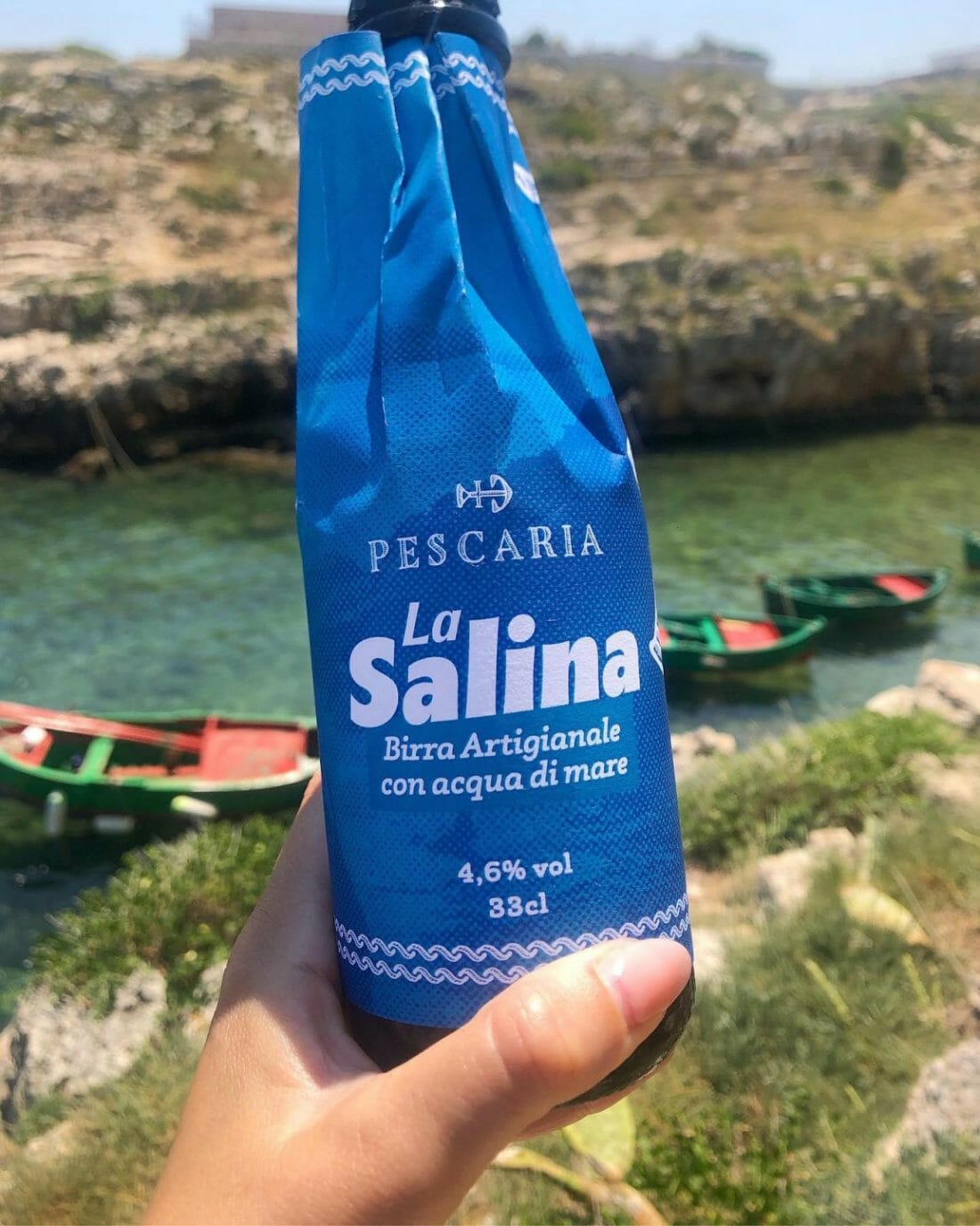 Carta personalizzata per bottiglie di birra.